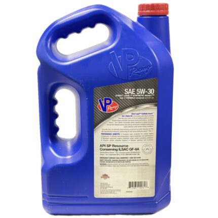 روغن موتور تمام‌سنتتیک VP Racing 5W-30 API SP با حجم 4.73 لیتر، یک روانکار باکیفیت بالا برای حفاظت از موتور در شرایط رانندگی روزمره و پرفشار است. این روغن با فرمولاسیون پیشرفته، باعث کاهش اصطکاک قطعات، بهبود عملکرد موتور در دماهای پایین و بالا و افزایش طول عمر موتور می‌شود. استاندارد API SP نیز نشان‌دهنده مقاومت بهتر در برابر اکسیداسیون، کاهش رسوبات و سازگاری بیشتر با موتورهای جدید بنزینی است.